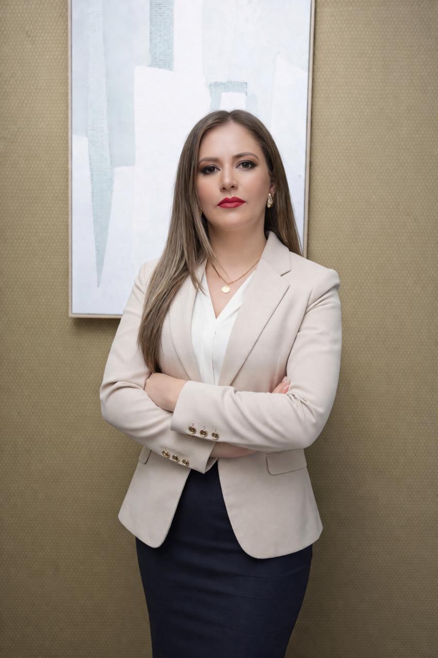 Diana Vargas Campana — Especialista en Derecho Administrativo y Contratación Pública, BLC Abogados Quito